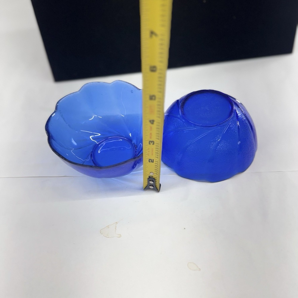 Lot of 2 Arcoroc France Cobalt Blue Glass Bowls Swirl Pattern with Scalloped Rim - Picture 5 of 5